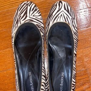 Enzo Angiolini zebra flats